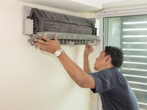 call hvac professional to fix water leaking problem with your air conditioner